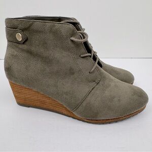 Dr Scholl's Women Wedge Heel Ankle Booties Conquer Size US 8.5. Olive Fabric.